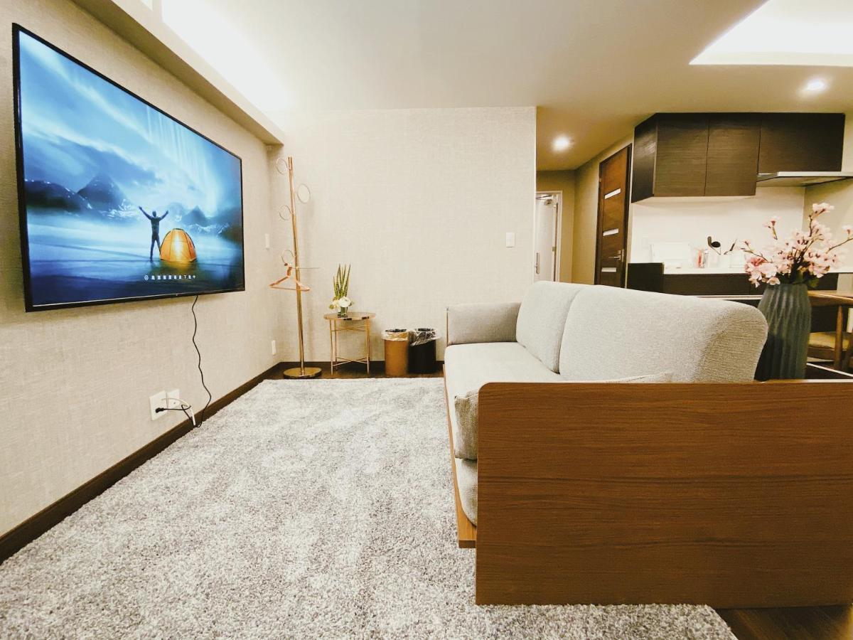 Cherry Blooming Tokyo- All Suite Boutique Hotel 东京伊樱里-中央区全套房艺术酒店 Extérieur photo