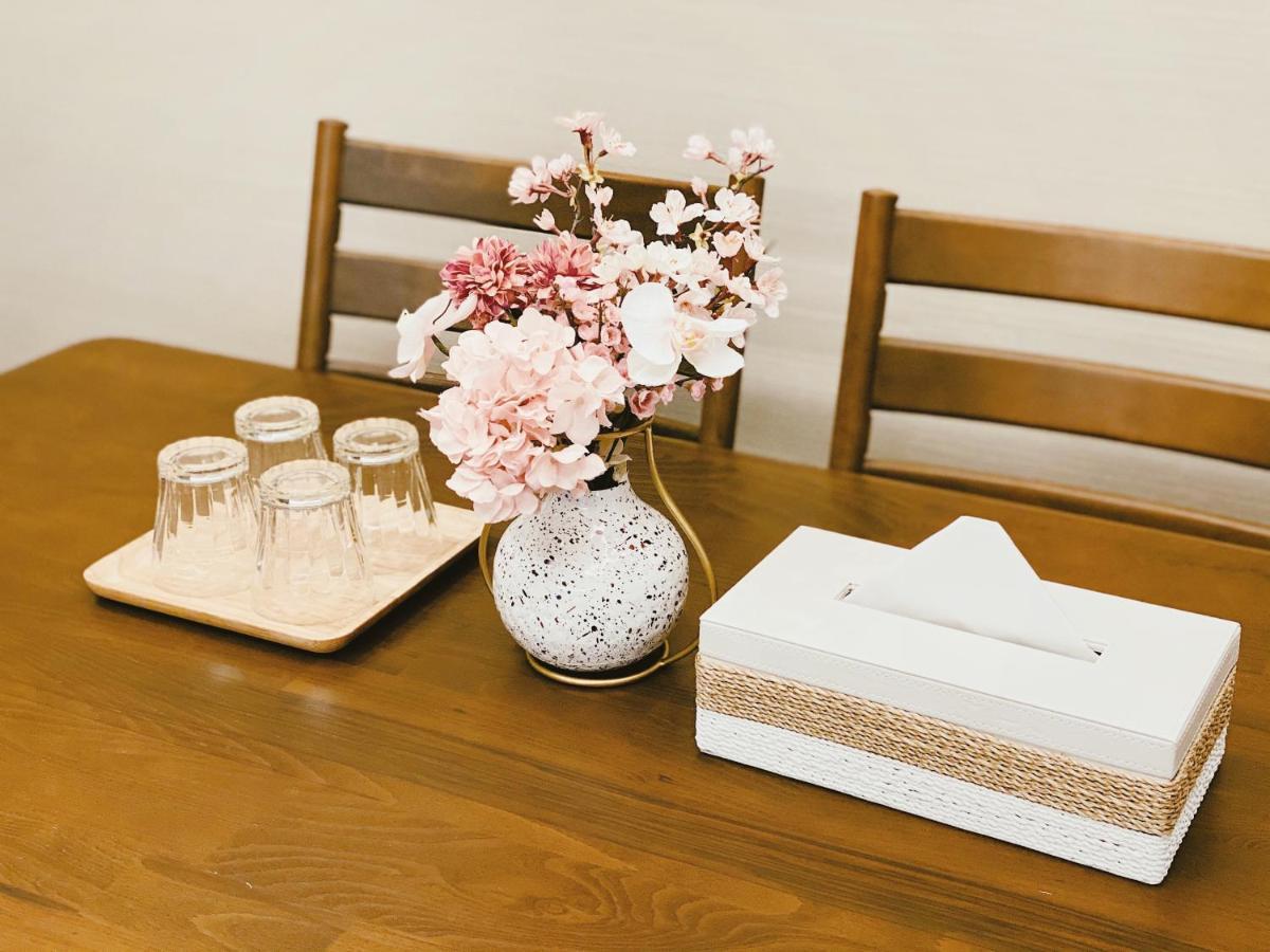 Cherry Blooming Tokyo- All Suite Boutique Hotel 东京伊樱里-中央区全套房艺术酒店 Extérieur photo